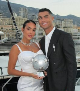 Cristiano Ronaldo & Georgina Rodríguez Sah Bertunang, Cincin Harga Gila-Gila!