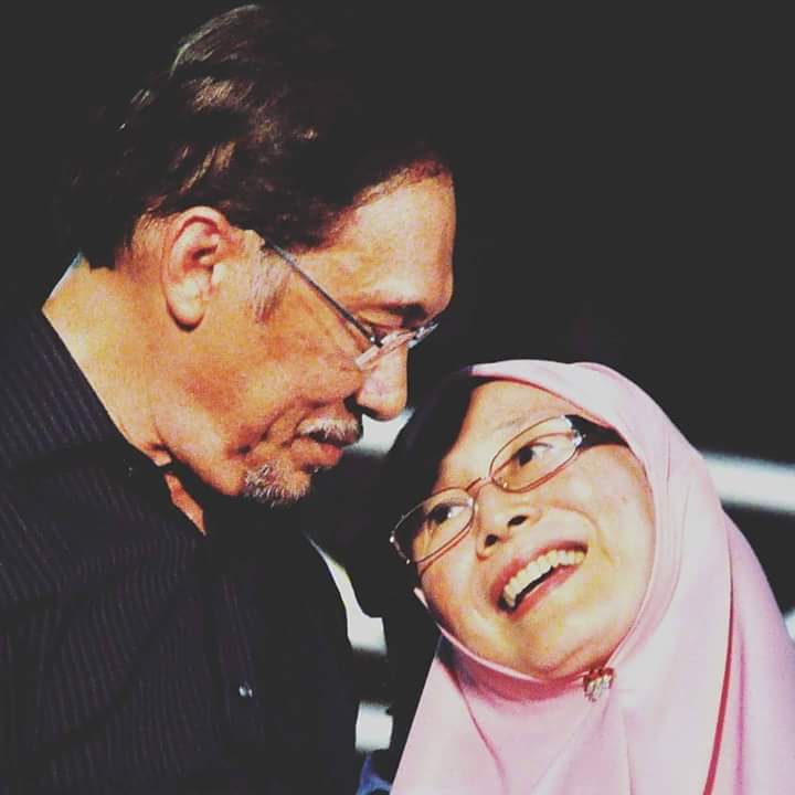 Anwar Ibrahim Luah Ucapan Penuh Kasih Sempena Ulang Tahun Wan Azizah