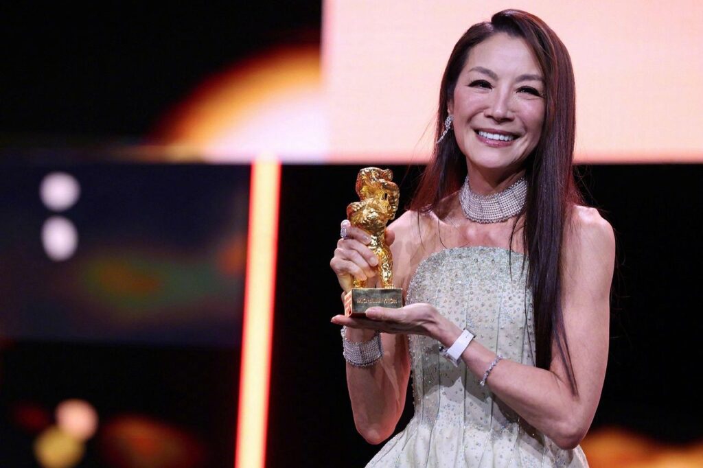 Michelle Yeoh Ukir Sejarah Lagi, Terima Honorary Golden Bear Di Berlinale 2026