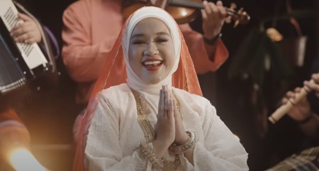 “Baju Raya Pun Kita Ada Taste Berbeza” – Ernie Zakri Tegur Sikap Suka Kritik Lagu Raya Baharu