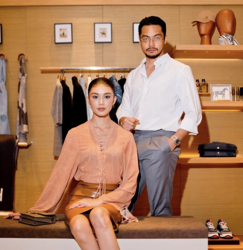 “Mum & Dad” Buat Ramai Berteka-Teki, Netizen Rasa Mimi Lana Dah ‘Berisi’?