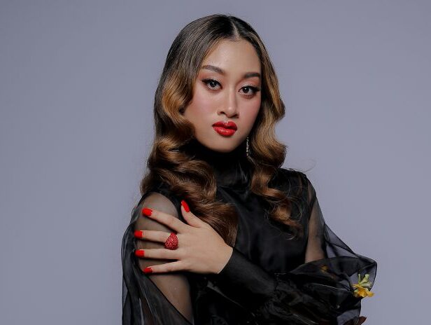 “Bersihkan Hati, Pergi Solat”, Aisha Retno Tegur Netizen Suka Banding-Bandingkan Artis
